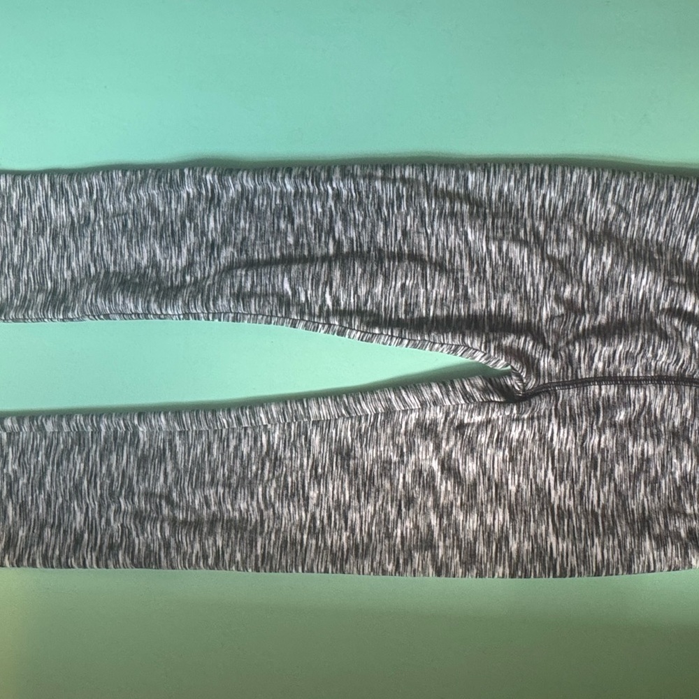 Under Armour Gray Leggings Sporty Knit‎ Stretch